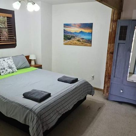 הוסטל טאיהפה Rusty Nail Backpackers מראה חיצוני תמונה