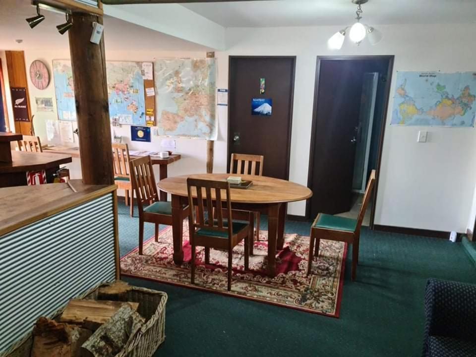 הוסטל טאיהפה Rusty Nail Backpackers מראה חיצוני תמונה